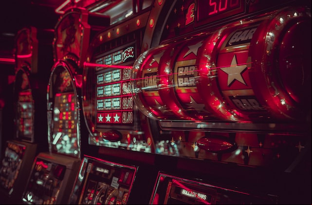 Arcade by Carl Raw